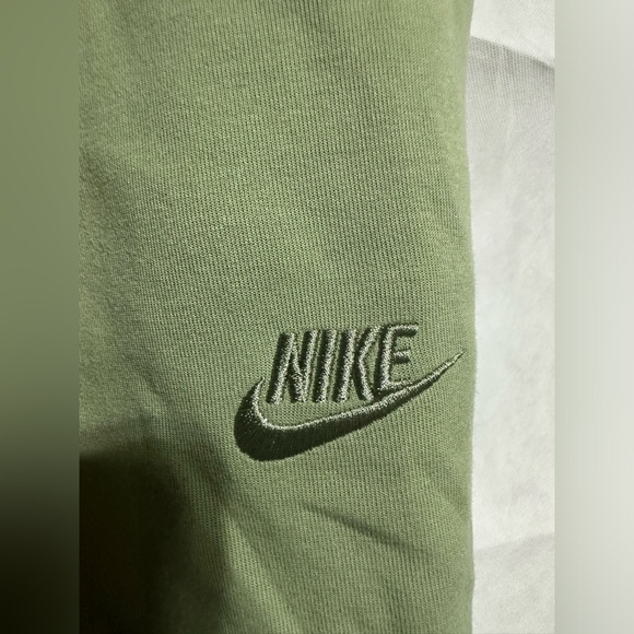Nike Sportswear Tech Fleece Shorts Athletic DZ4472-386 Oil Green Knit Men L NWOT - Picture 4 of 7